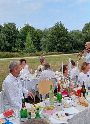 Bild von White Dinner im Mühlenteichpark