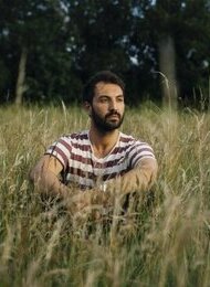 Riccardo Gileno | Ein Folk-Pop-Songwriter aus Triest