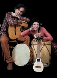 Das Duo MadreTierra präsentiert "Mujeres en pie"